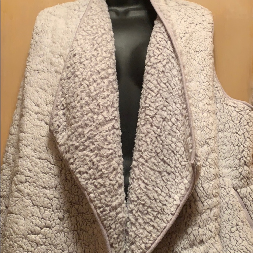 Vest - Picture 2 of 5